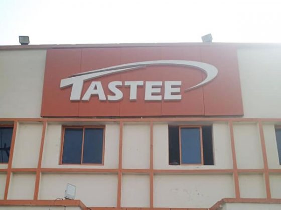 Signage: Exterior Sign & Pylon produced for Tastee Chicken, Ikorodu Branch by Goldfire Nigeria Limited.